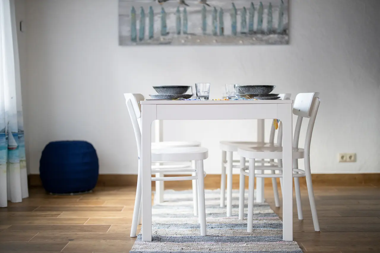 Lohjaoja aialilled, värviline lilleaed puhkemajade ees