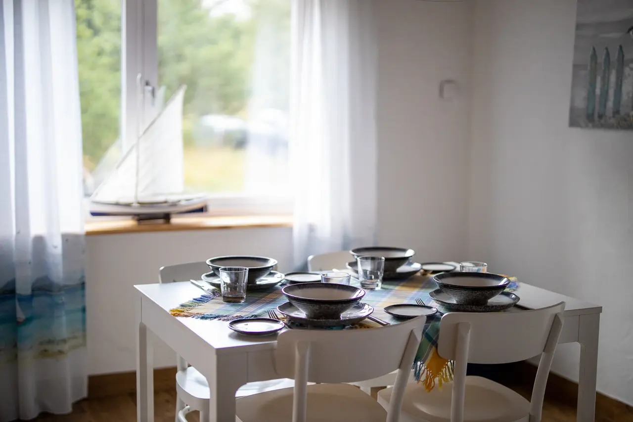 Lohjaoja puhkemaja välivaade, puitmaja looduse keskel